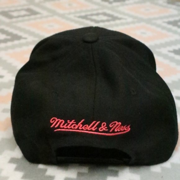 Mitchell & Ness San Antonio Spurs Snapback Hat Onesize - Picture 2 of 6